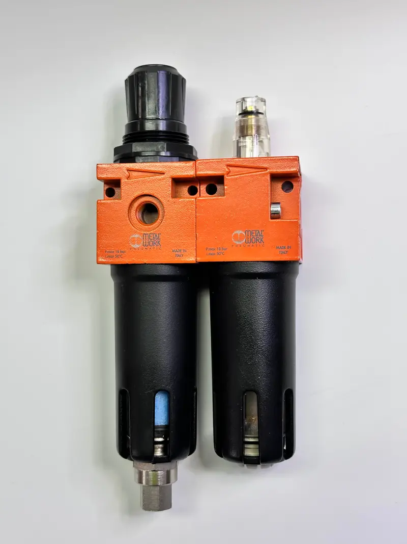 1226410 Filter Regulator + Lubricator New Deal 1/4 Fr+L 0-8 Bar 20 Mic Sac 1