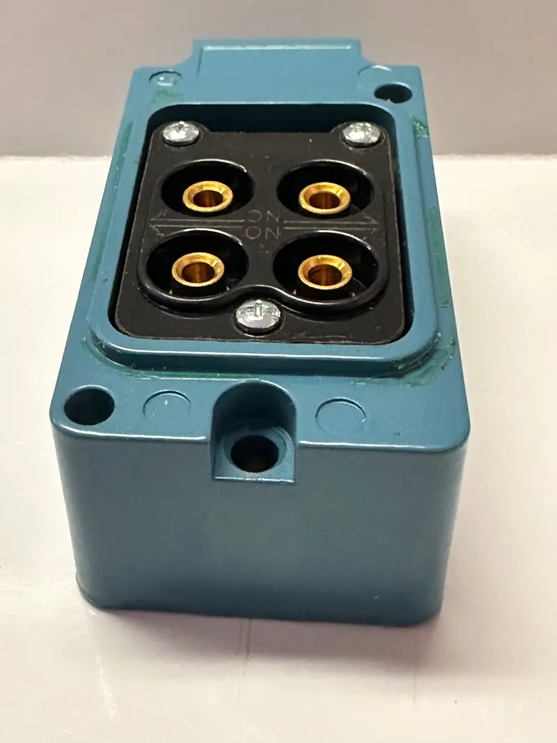 18Pa1 Replacement Contact Block 1