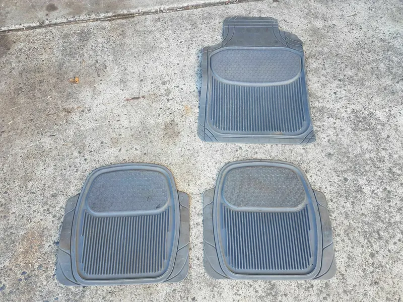 2005 2015 Toyota Hilux Sr Dual Cab Rubber Floor Mats Matts Set Scuff Protectors 1