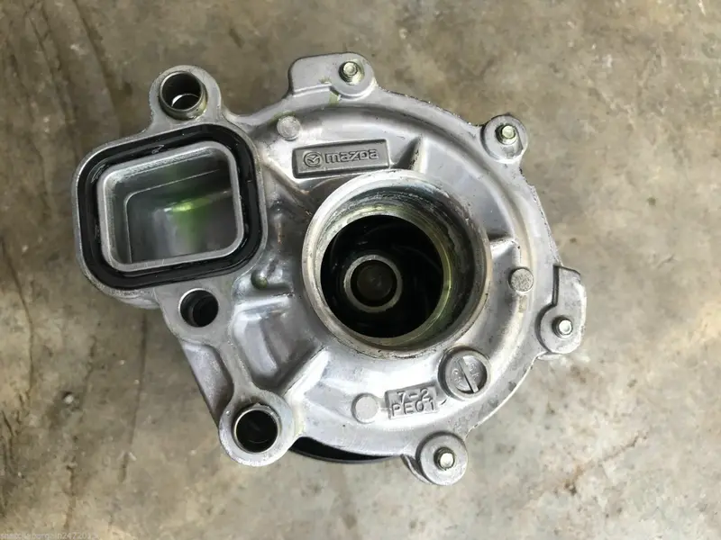 2015 Mazda 3 Hatch Sedan Factory Water Pump Assembly Unit Genuine Sp25 Gt Bm 1