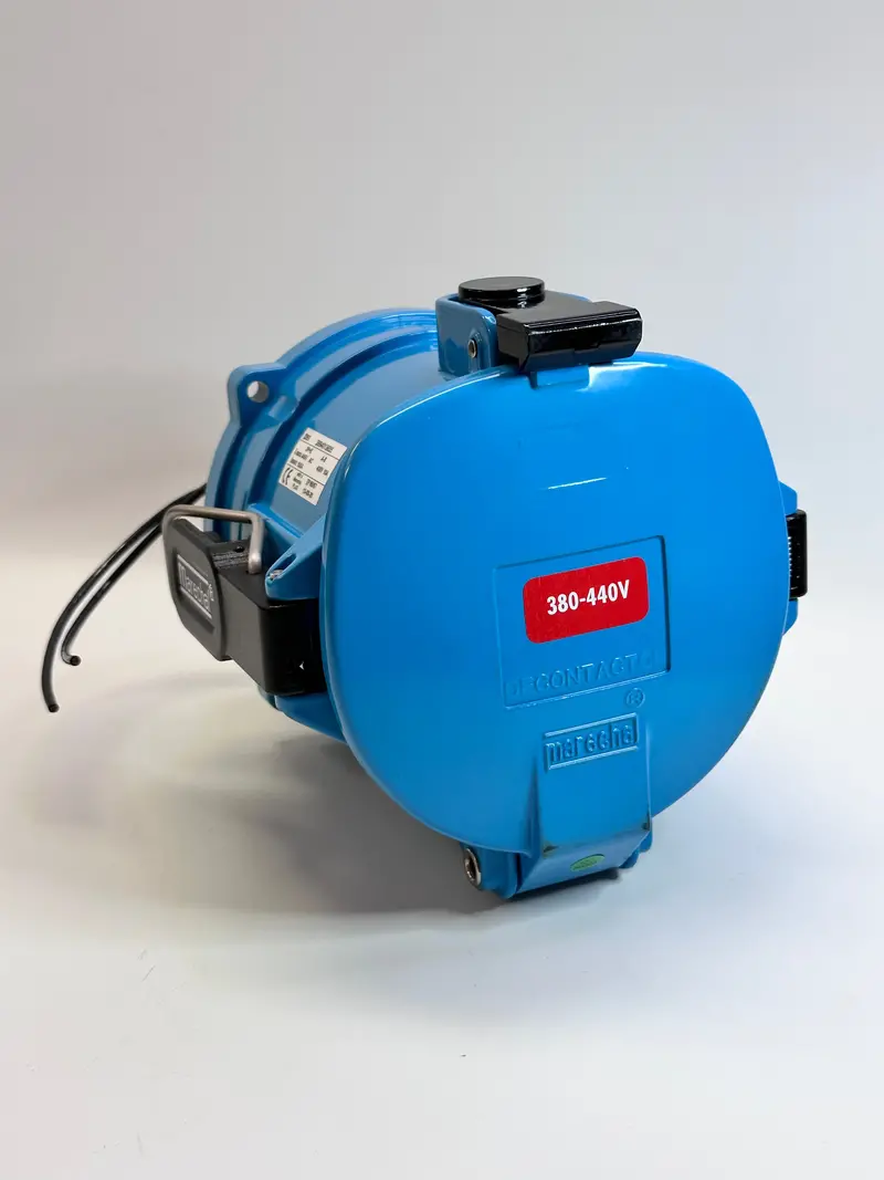3994013655 Decontactor Ds9 Size 5 Blue Metal Socket 150A, 3P+E + 2Aux 1