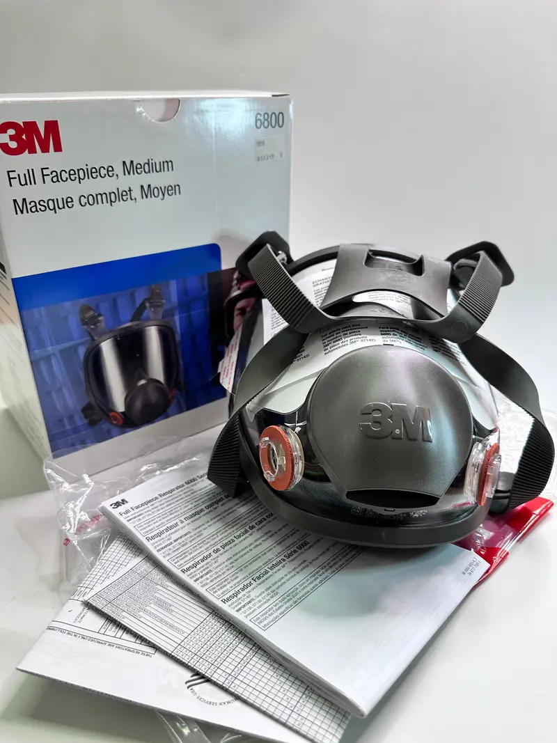 3M 6800 Series Full Facepiece Respirator Mask (Medium) 1