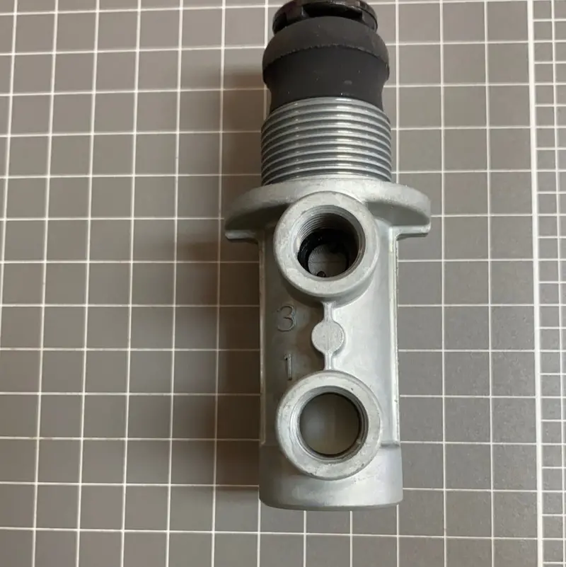 4630131120 Wabco Three Way Valve 1