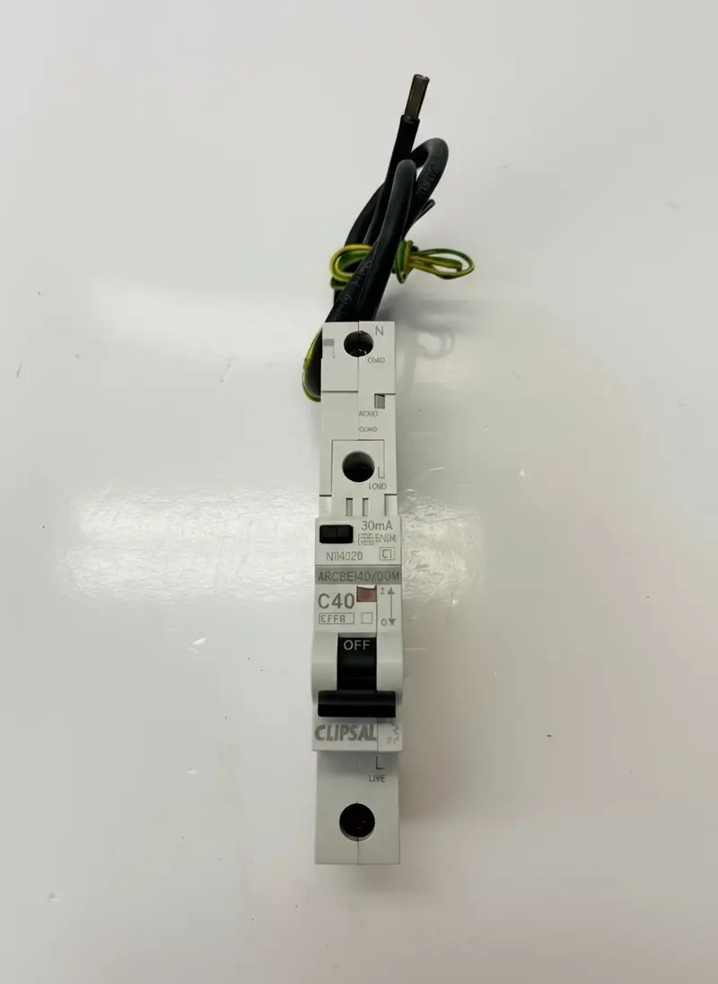 4Rcbe140/30M C40 Rcbo Clipsal Miniature Circuit Breaker 1