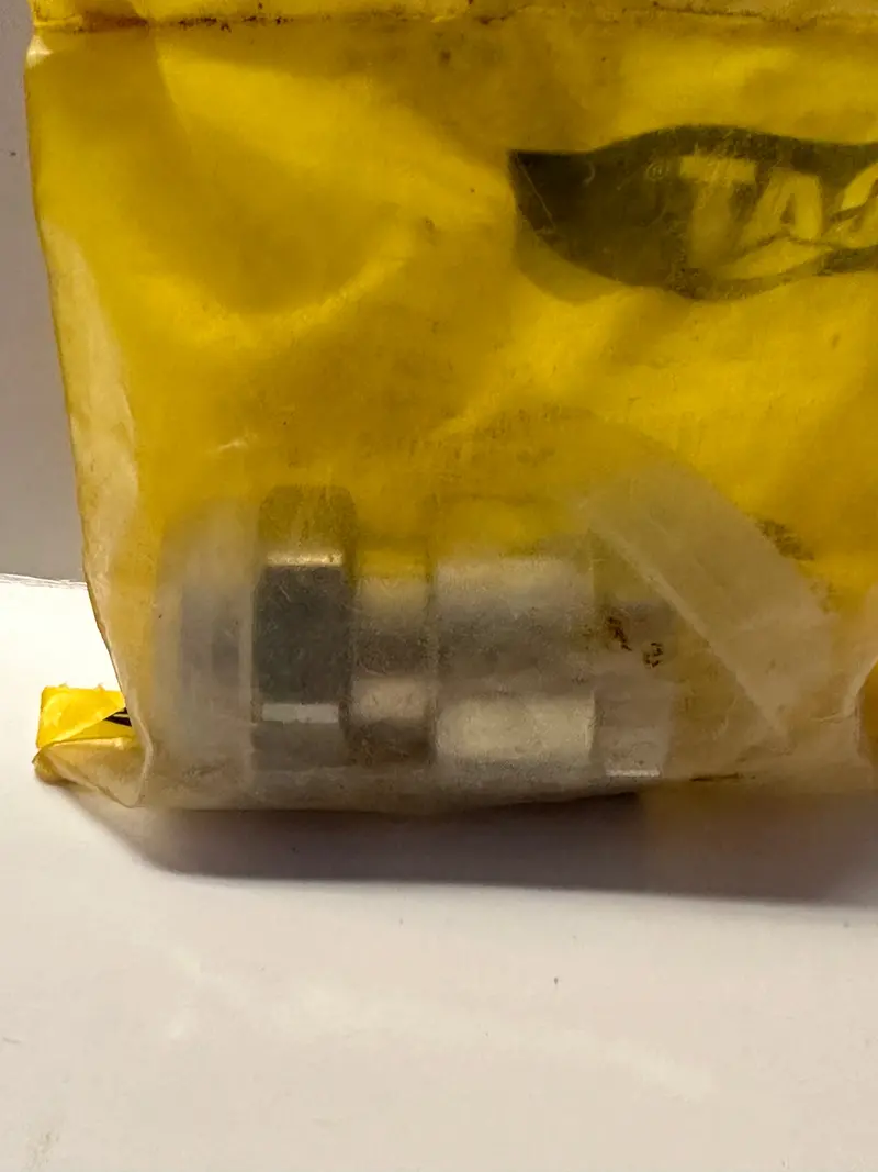5P-3948 Refrigerant Coupling - Genuine Cat Part 1