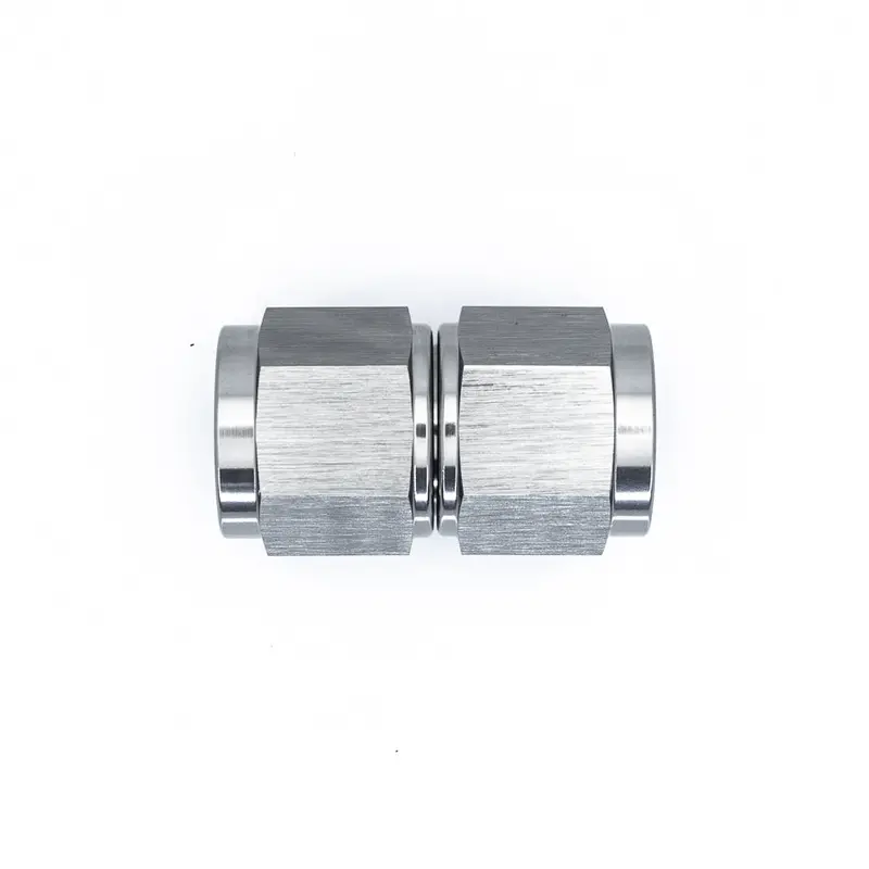 8An To 8An Swivel Coupler 1
