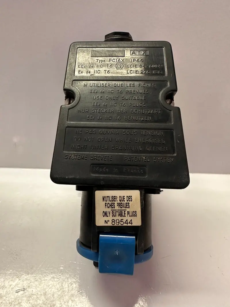 96426 Hazardous Area Wall Socket 16A 220-240V 2P+E 1