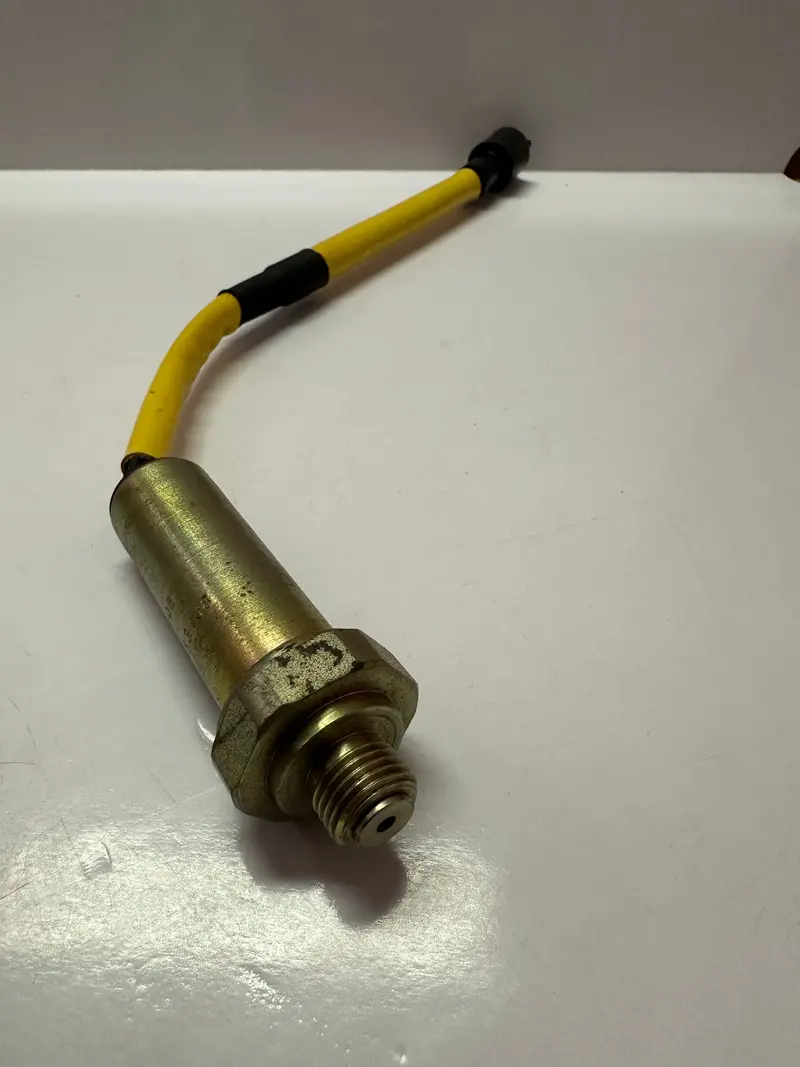 9W-2653 Switch A, Brake Pressure - Genuine Cat Part 1