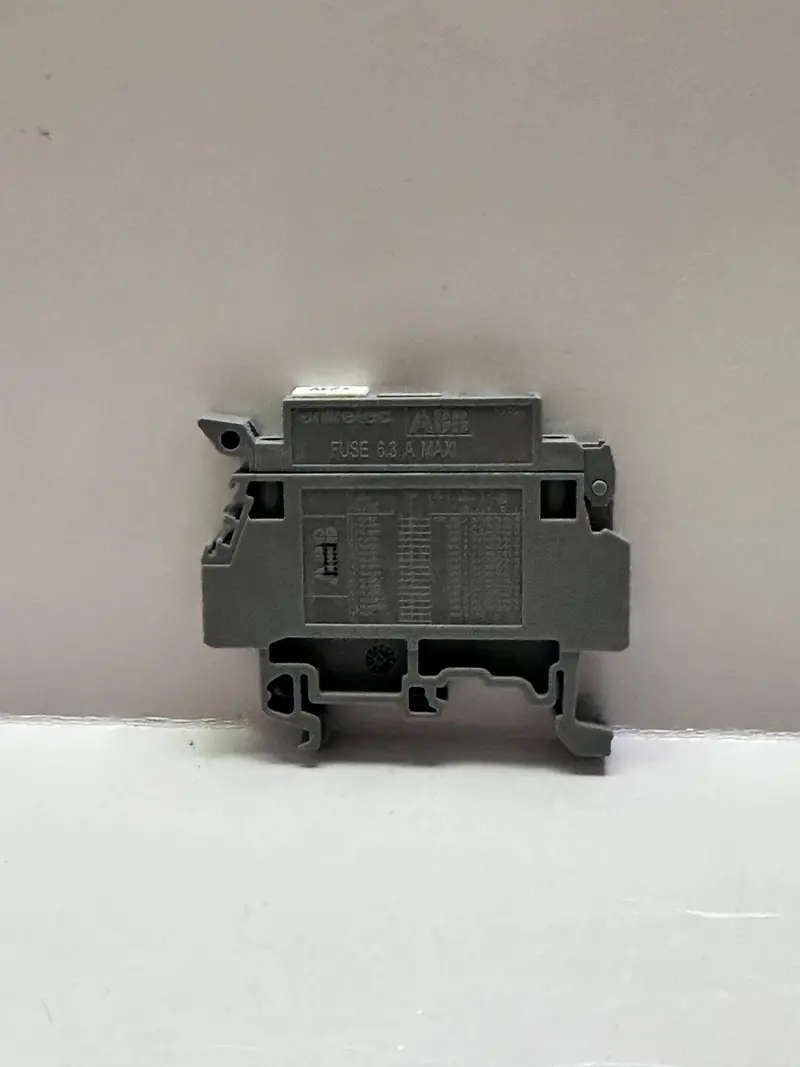 Abb 6.3A A Maxi Fuse Block/Terminal 1