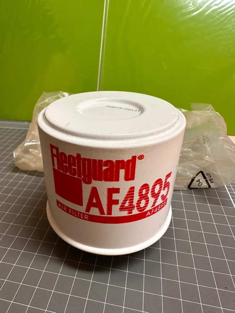 Af4895 Fleetguard Air Filter / Breather 1