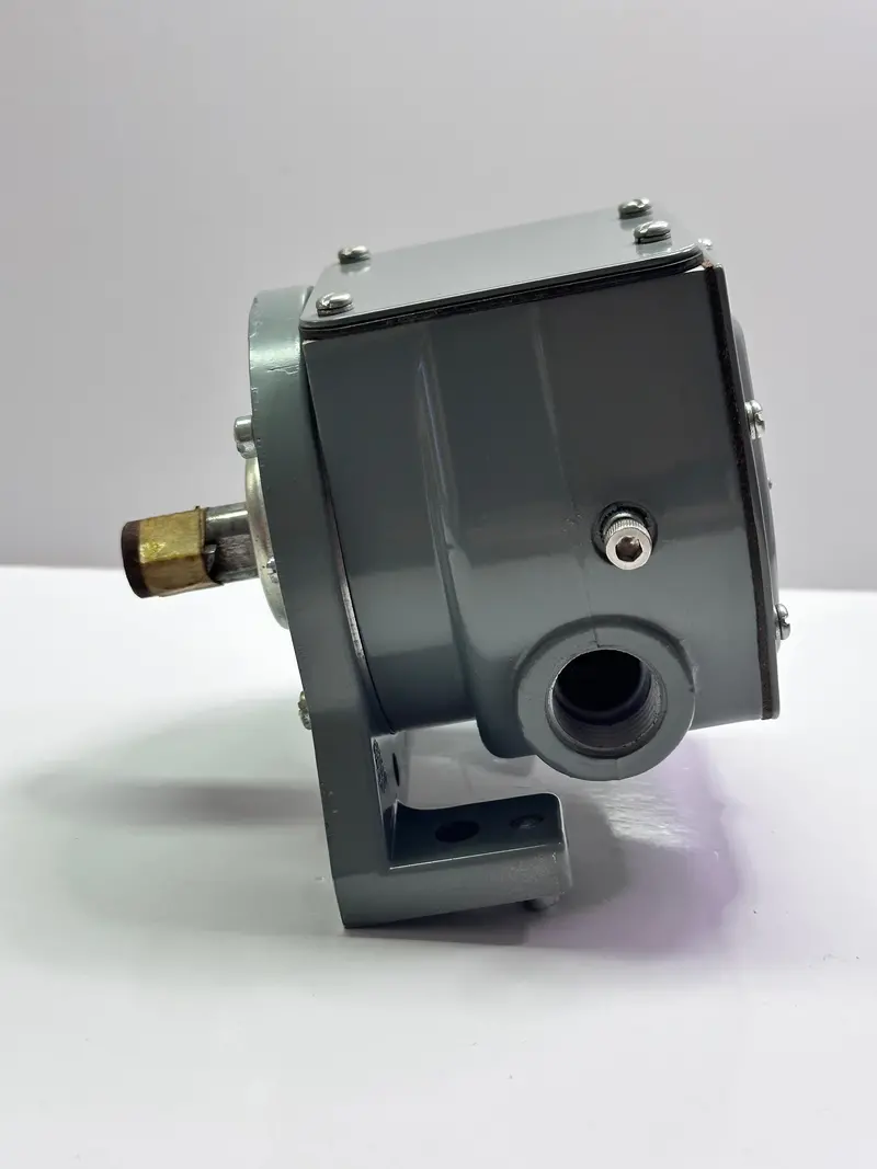 Allen-Bradley 808-R1 F Speed Switch, 600V Ac, Max 5A 1