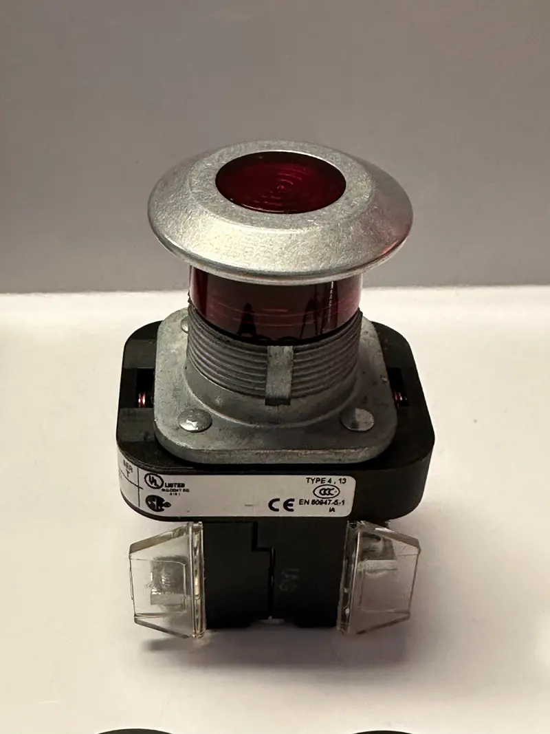 Allen-Bradley Push-Pull Switch 800T-Fxqh2ra5  (Emergency Brake) 1