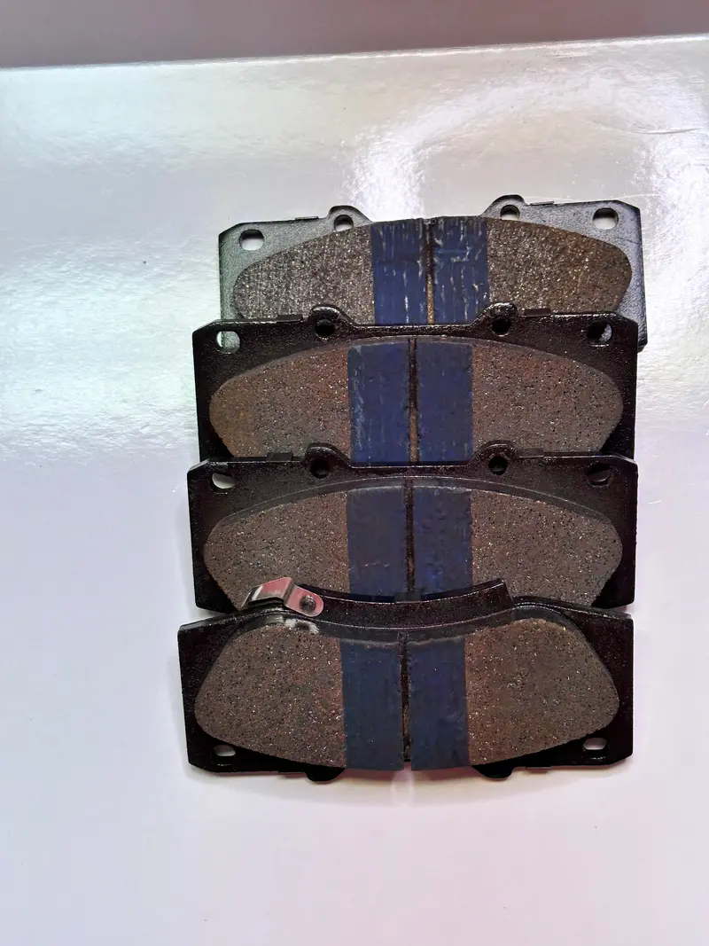 Bendix Db2221/4Wd Front Disc Brake Pads 1