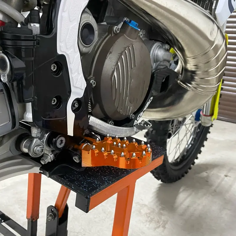 Billet Wide Foot Pegs For Ktm 350 500 Excf 2017-2023 3