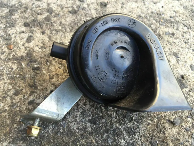 Bmw E46 323I 328I 525I Sedan Horn Oem Right Drivers Side Air Horn Driver 1