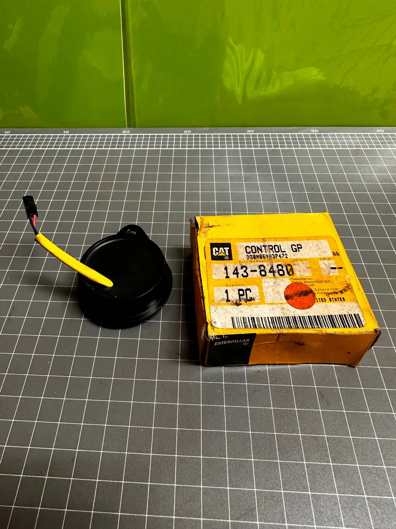Cat 143-8480 Control Group-Electronic 1