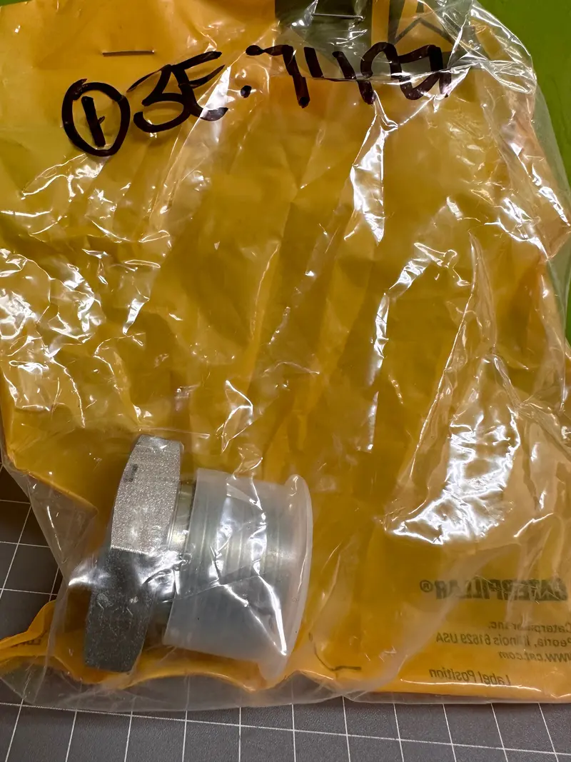 Cat 3E-7427: Straight Adapter 1