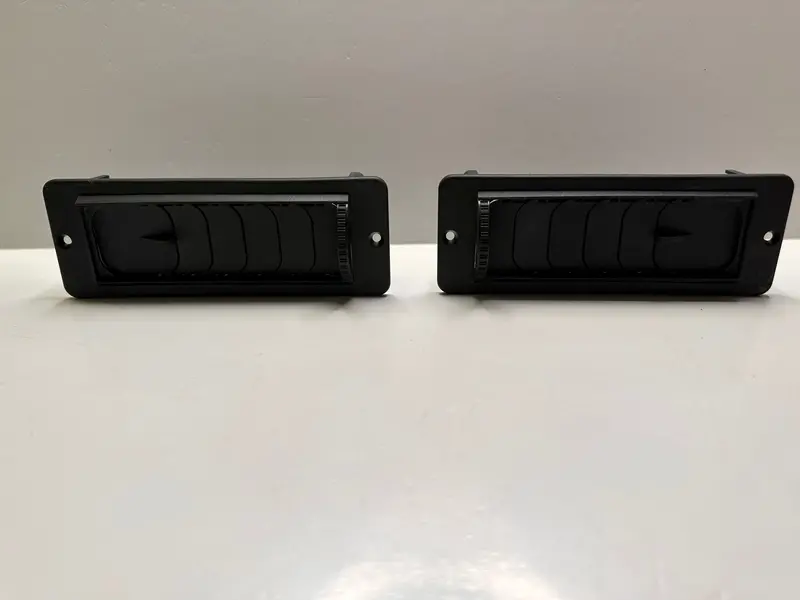 Cat 422-2152 Louver/Vent 1