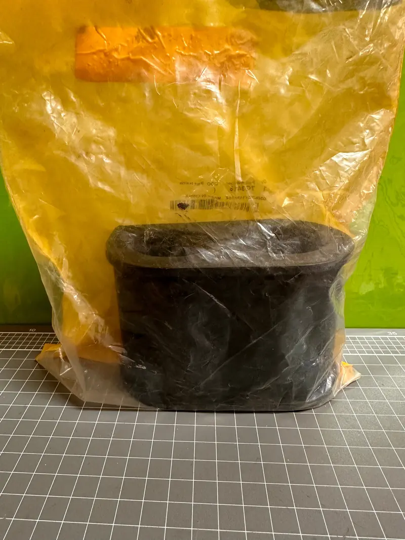 Cat 7G-3415: Grommet 1