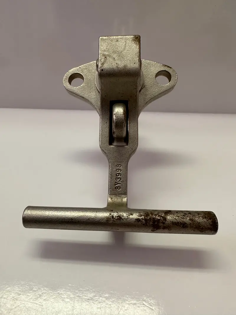 Cat 8Y-3998 Latch Handle 1