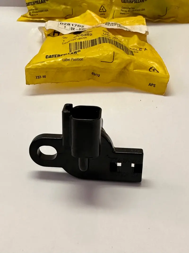 Cat Receptacle 9X-0352 2