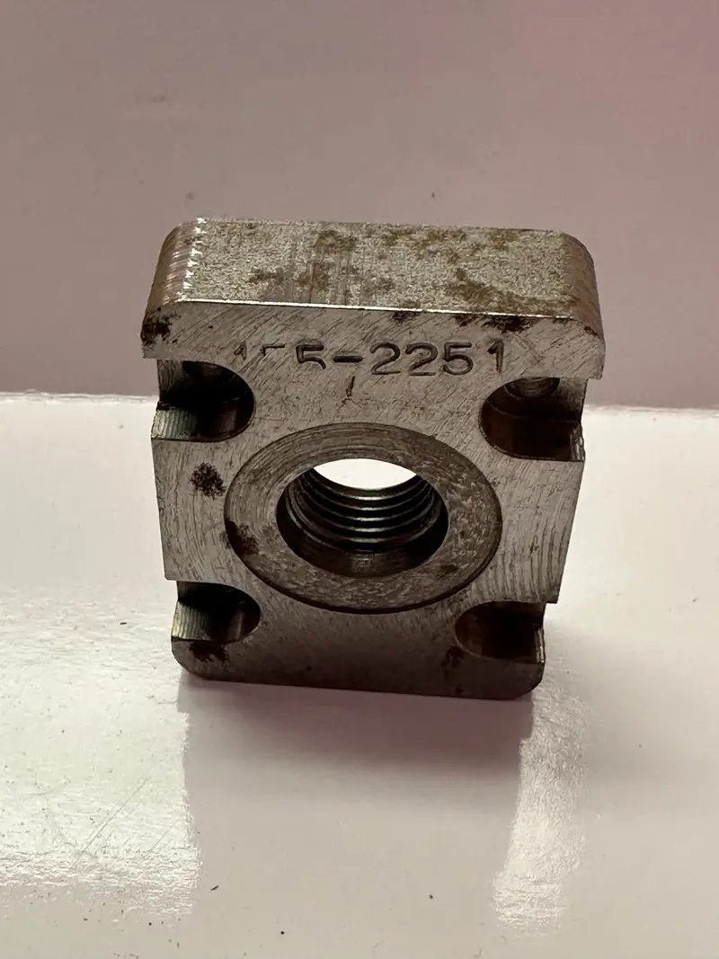 Caterpillar Cat 155-2251 Mounting Plate 1