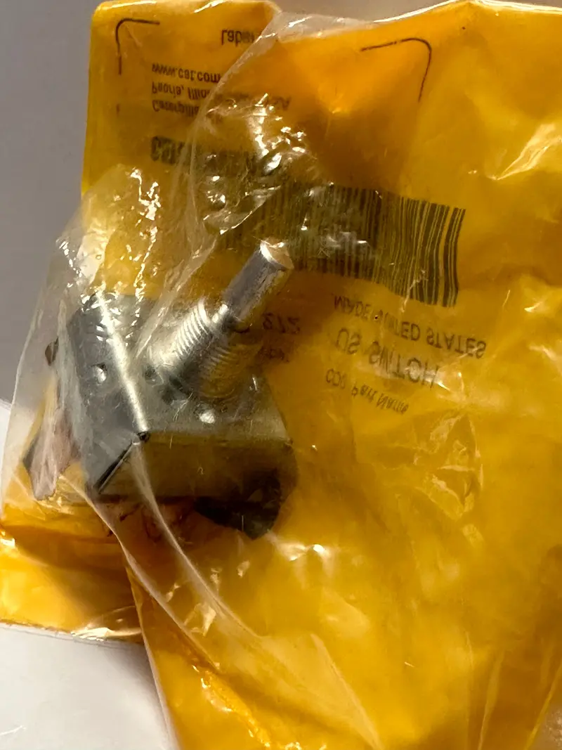 Caterpillar Cat 258-4272 12V Switch 2