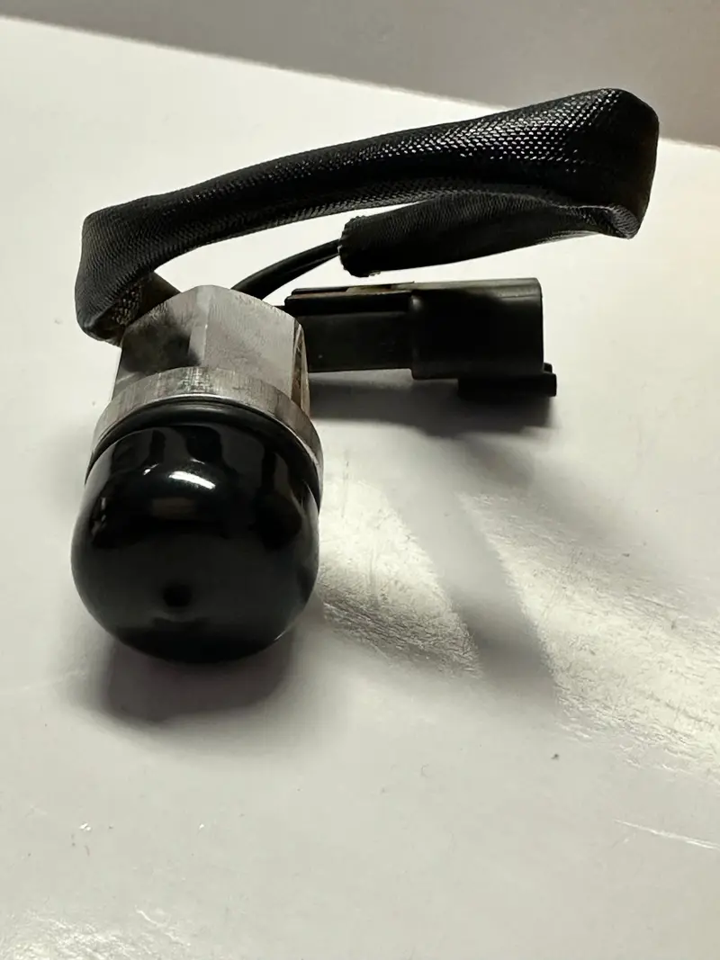 Caterpillar Cat 391-7125 Bypass Filter Switch 1