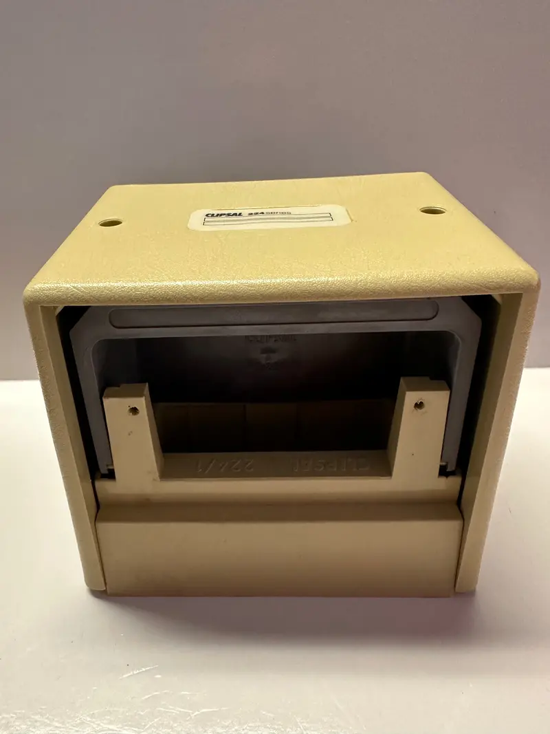 Clipsal 224/1 Single Floor Mounted Outlet Housing 1
