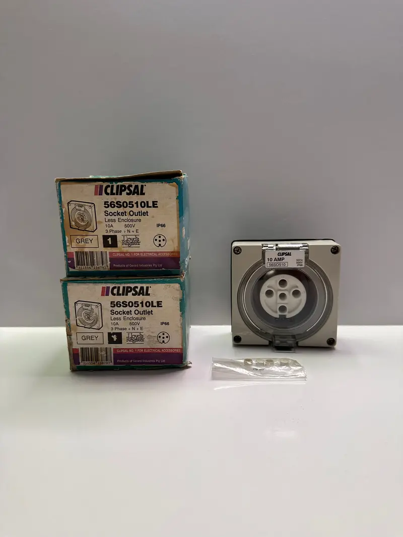 Clipsal 56So510le Socket Outlet Less Enclosure 10A, 3Ph+N+E 1