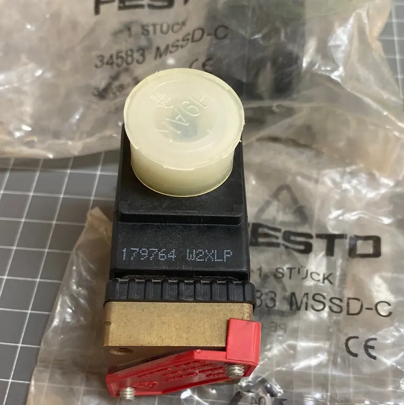 Compair 3/2 Solenoid Valve, Direct Acting 98650-068 1