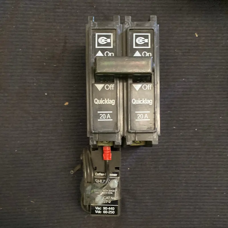 Cutler-Hammer Quicklag 2 Pole Circuit Breaker, Shunt Trip,  20A 1