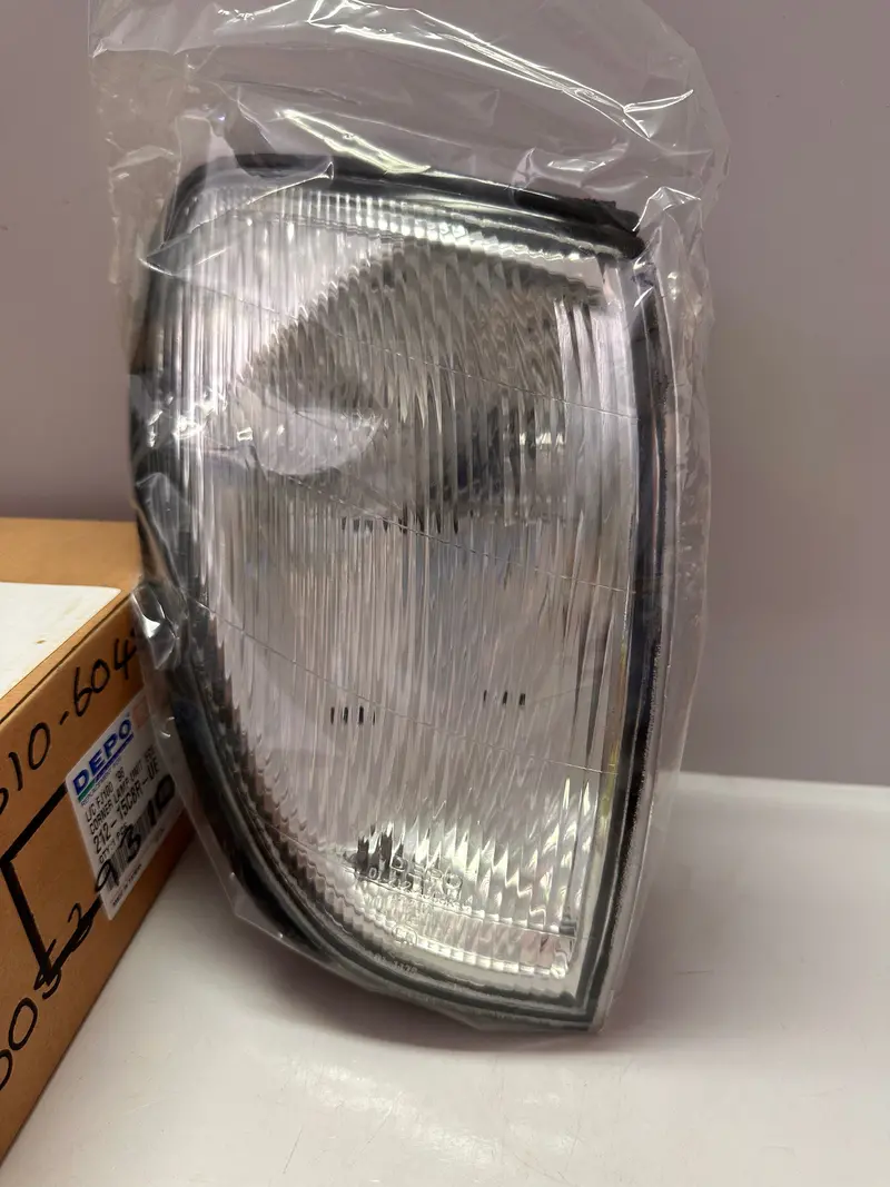 Depo 212-15C8r-Ue Indicator Lamp For Toyota (Rh) Replacement For 81510-60480 1