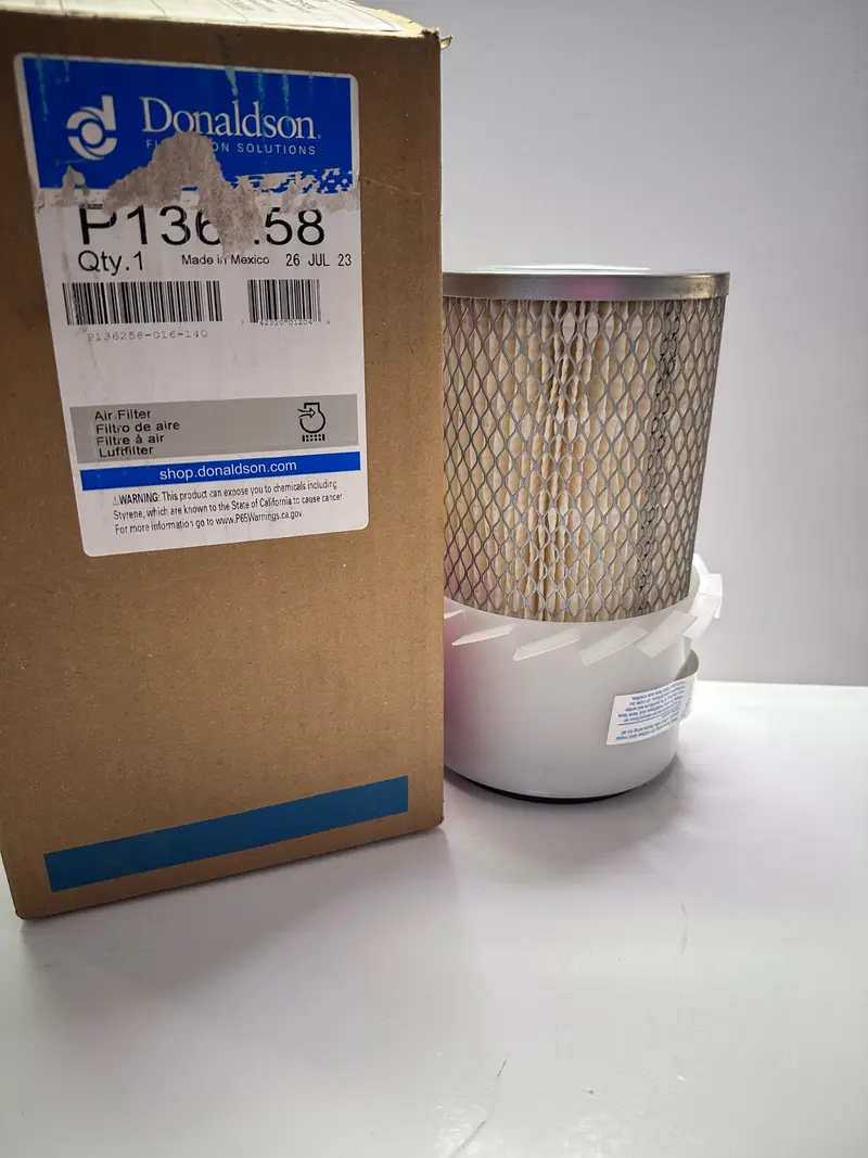 Donaldson P136258 Primary Finned Air Filter 1