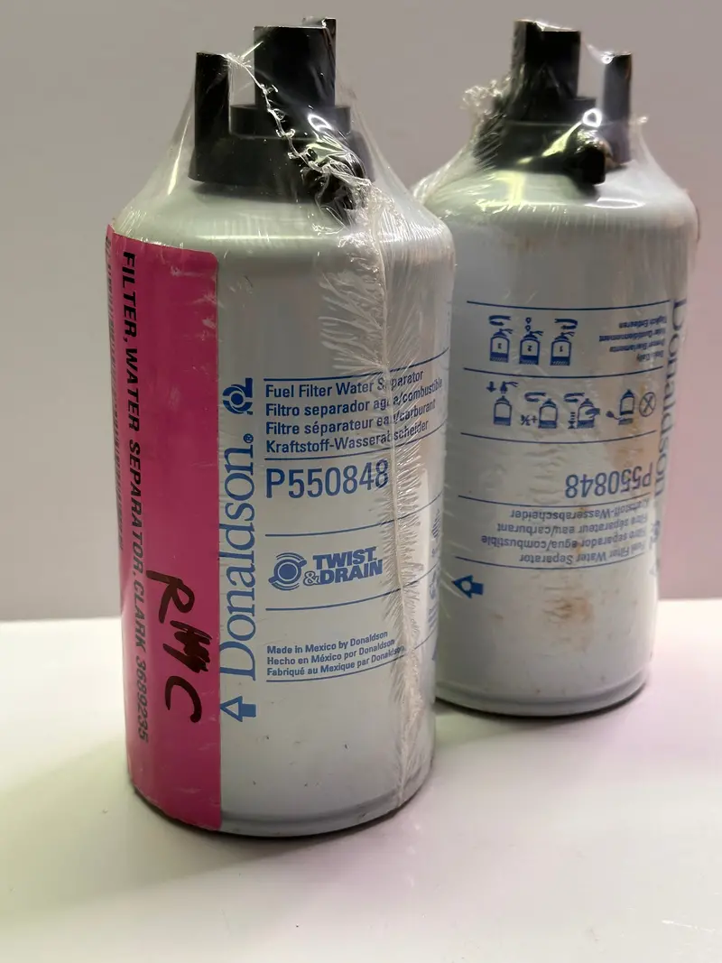 Donaldson P550848 Fuel/Water Separator, Spin On, Twist & Drain 3973233 1