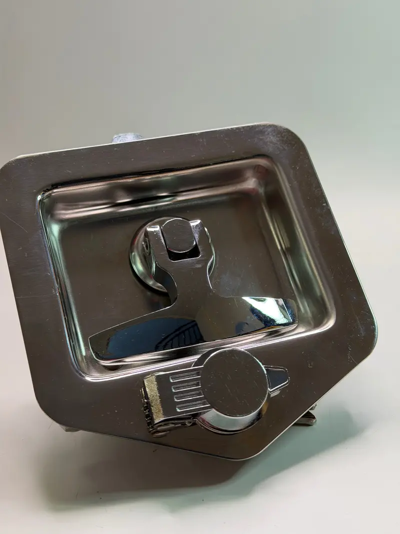 Dt120a-Rf Drop T Lock, Bent Tongue Rear Fixing, Locking (With Keys) 1