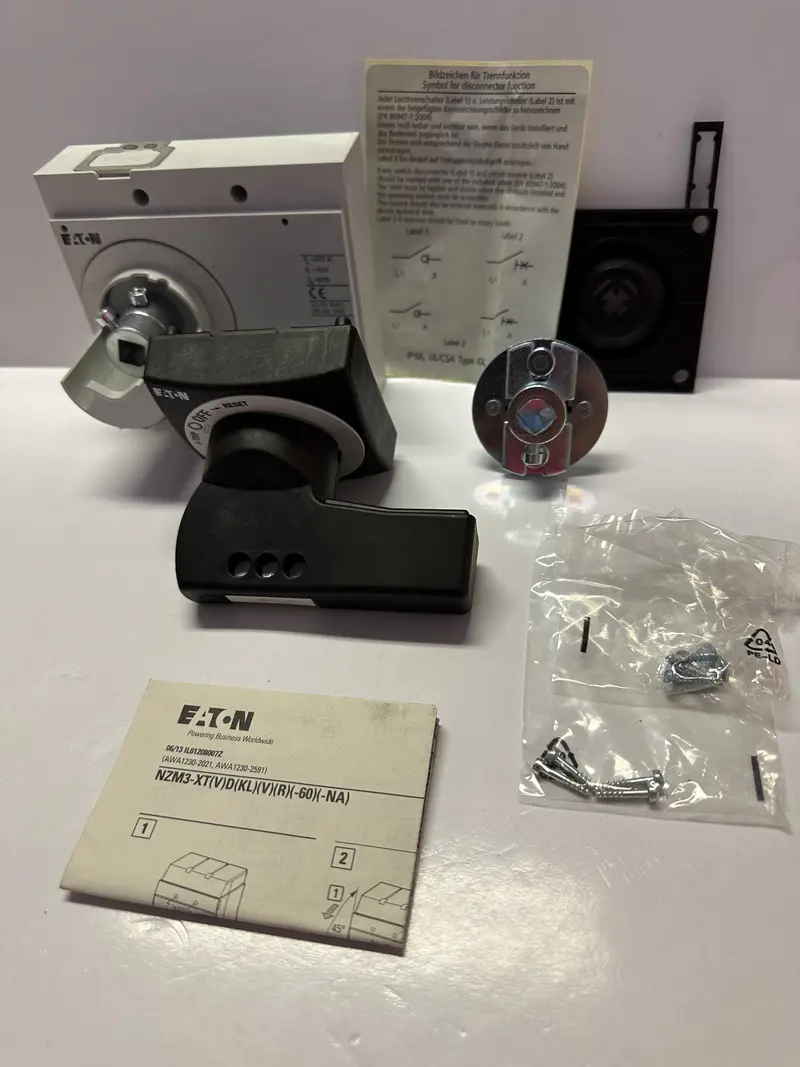 Eaton Nzm3-Xtdv Door Coupling Rotary Handle, Lockable On The Handle, Size 3 1