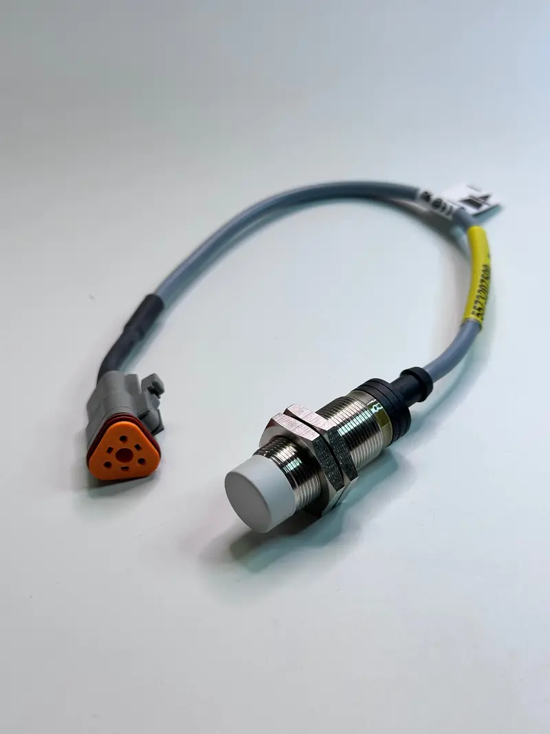 Ei1808ppcss Carlo Gavazzi Inductive Threaded Barrel Proximity Switch For Atlas Copco 5573207500 1