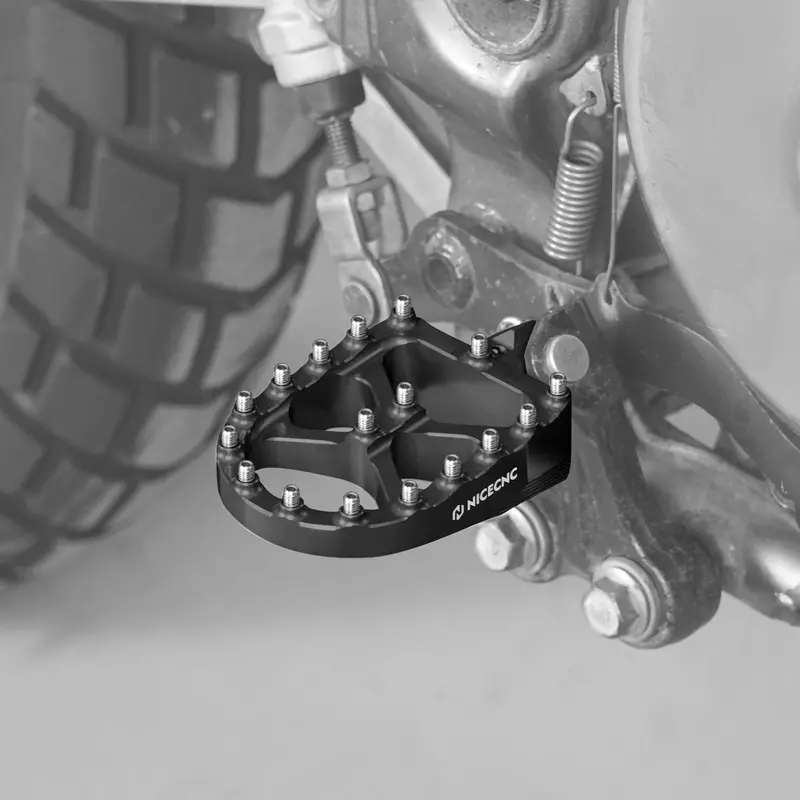 Enlarged Forged Wide Foot Pegs Footrest Pedals For Suzuki Dr650 S / Se 1996-2024 2