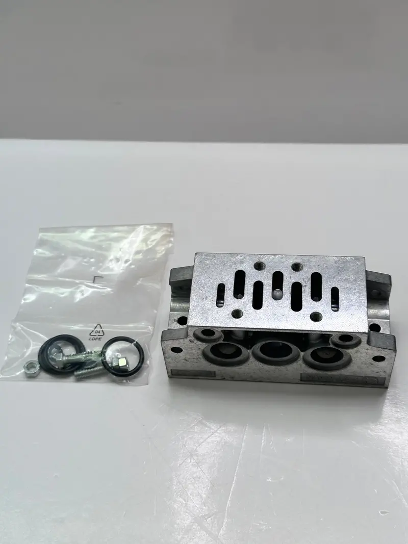 Festo Navw-1/4-1-Iso Manifold Sub-Base With Angled Connections 152789 2