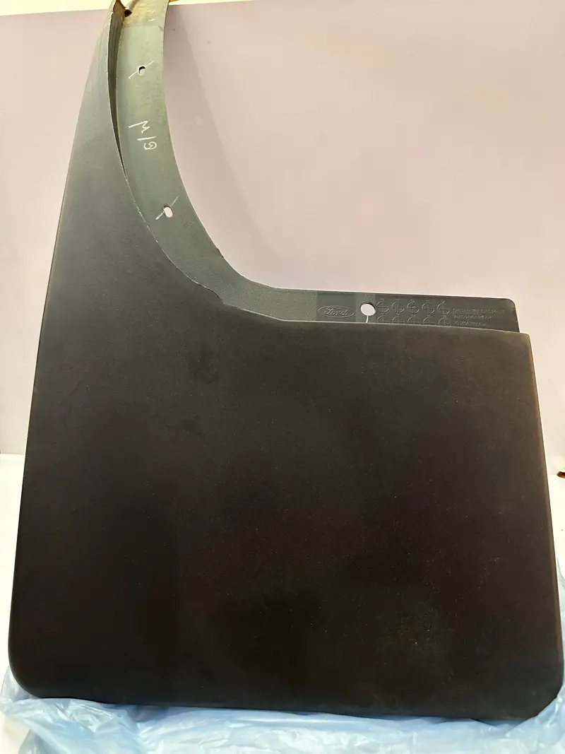Ford Ab39284c1bc (Uc9r51880b) Mudflap Kit L/H 1