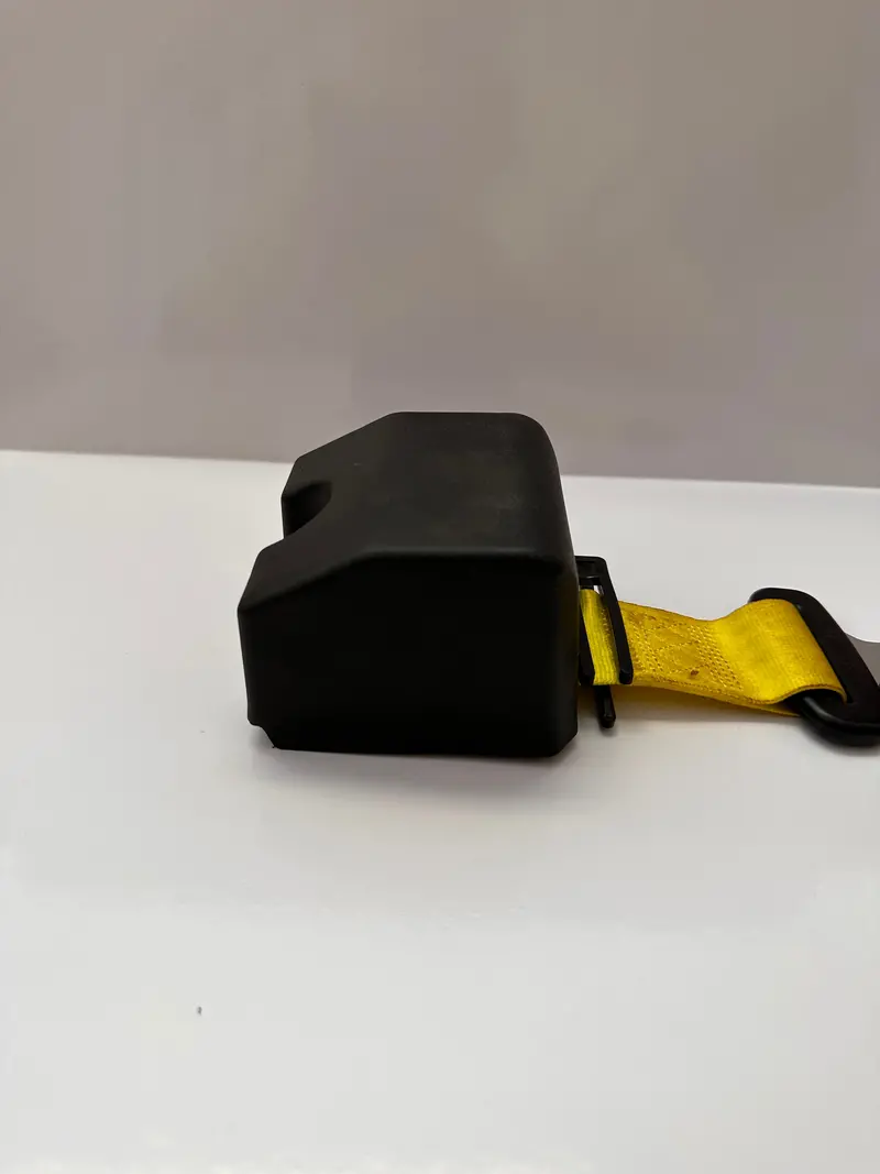 Fork Truck 21834580 Retractable Lap Sash Only 1