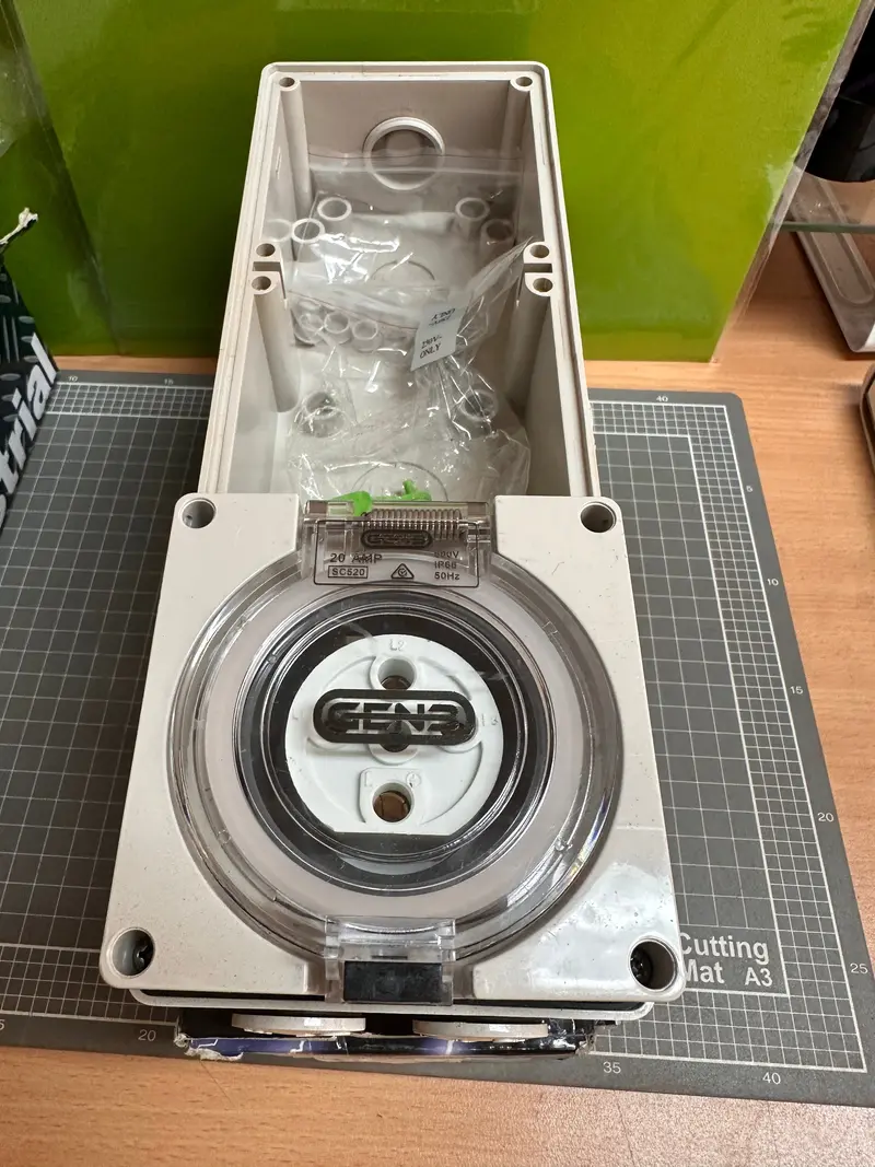 Gen 3 Module Base (Ge3) With 20A 5 Pin Socket Outlet 1