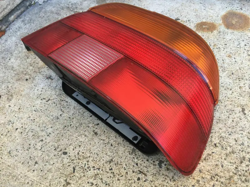 Genuine Bmw Early E39 Tail Light Right Stop Brake Lamp Indicator Original 1
