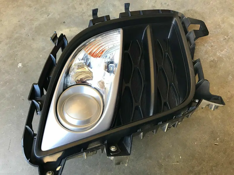 Genuine Mazda Cx-7 S 2 Bumper Right Spot Light Spotlights Indicator  Fog Cover 1