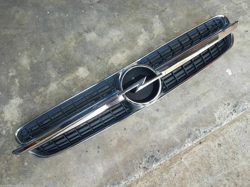 Genuine Oem Opel Front Grille Logo Emblem Astra Mokka Insignia Volt Corsa Cd 2.2 1