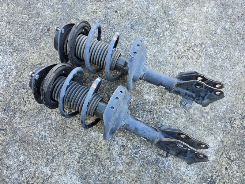 Genuine Oem Subaru Forester Sj Fb25 2013 - 2018 Front Suspension Struts Set Pair 1