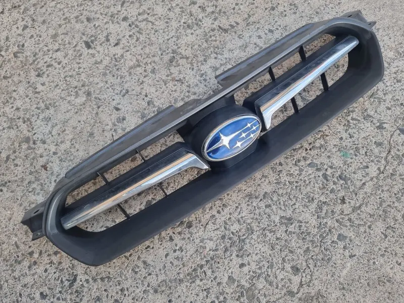 Genuine Oem Subaru Liberty 03 - 06 Front Bar Upper Chrome Grille Grill Badge 1