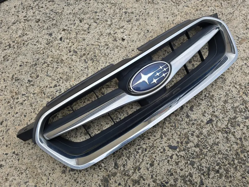 Genuine Oem Subaru Liberty 2006 - 09 Front Bar Upper Chrome Grille Grill Badge 1