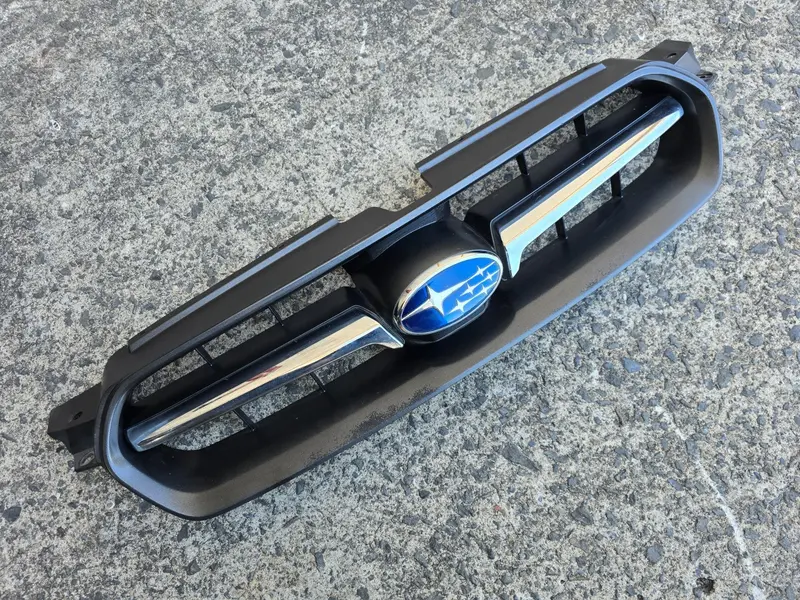 Genuine Oem Subaru Liberty Gt 03 - 06 Front Bar Upper Chrome Grille Grill Badge 1